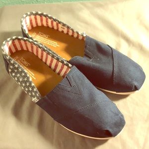 *NEW* American Flag Toms